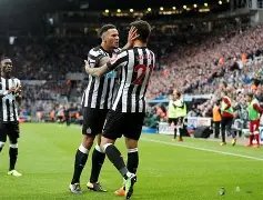 瓦妞与女儿,同框搞怪,晒温馨亲子,万博manbetx体育平台,万博体育官网,万博体育app下载,ManBetX,SPORTS